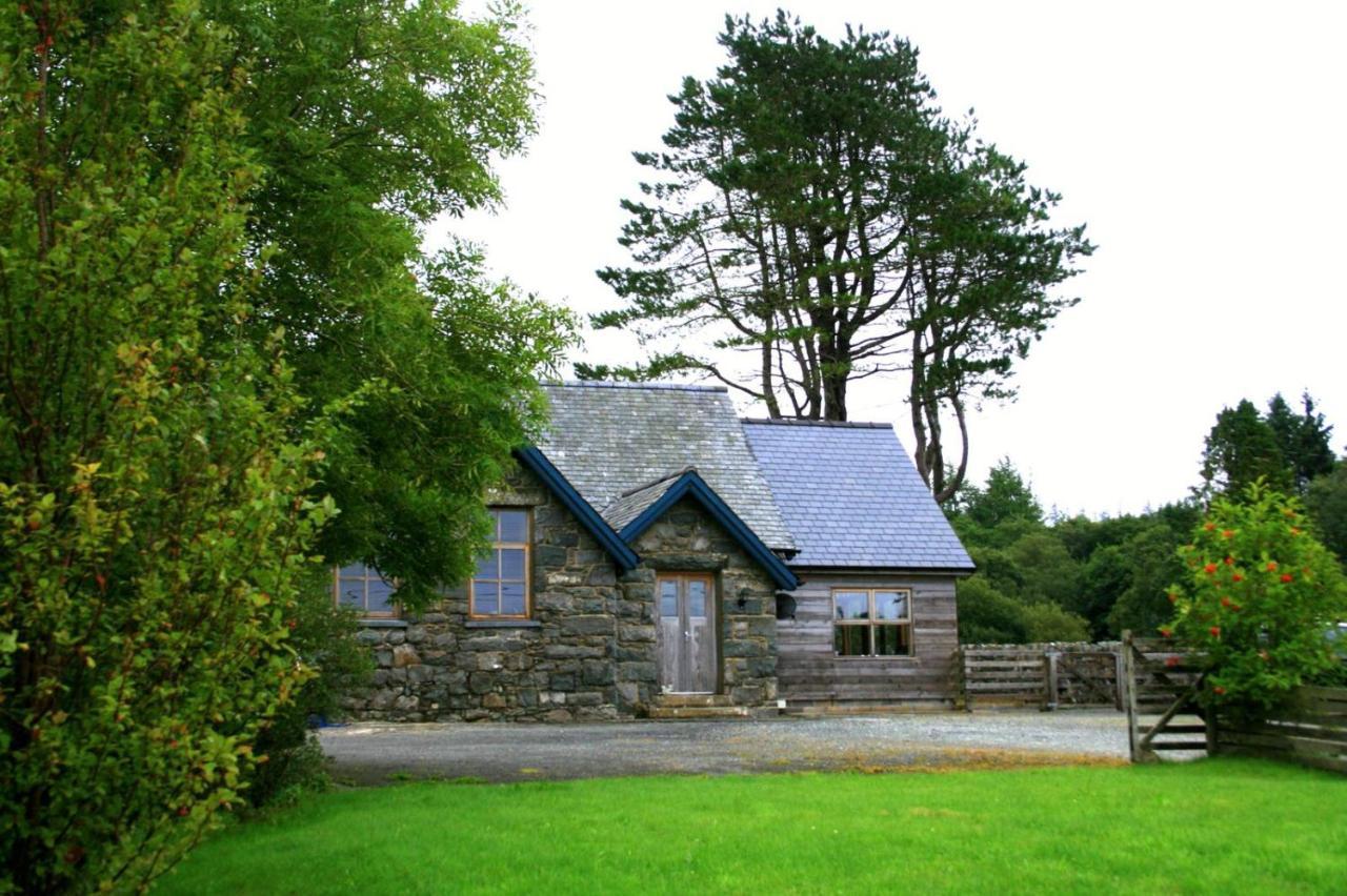 Old Skool Accommodation Trawsfynydd Exterior foto